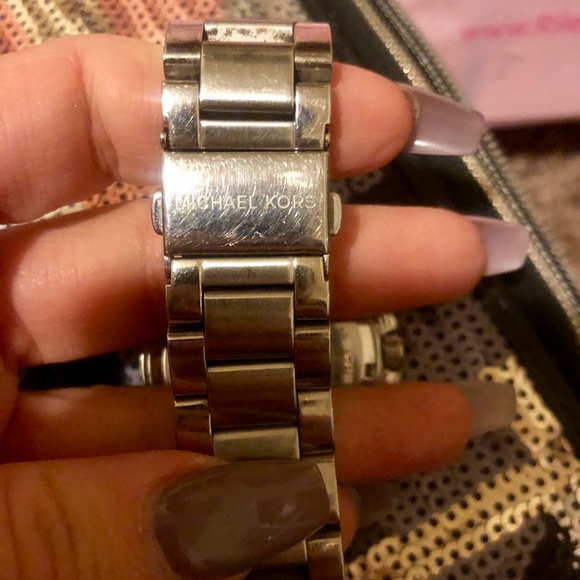 Michael Kors Watch - Picture 5 of 5